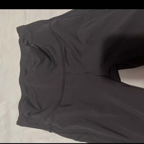 Lululemon Hit It 21' Crop - Picture 8 of 10